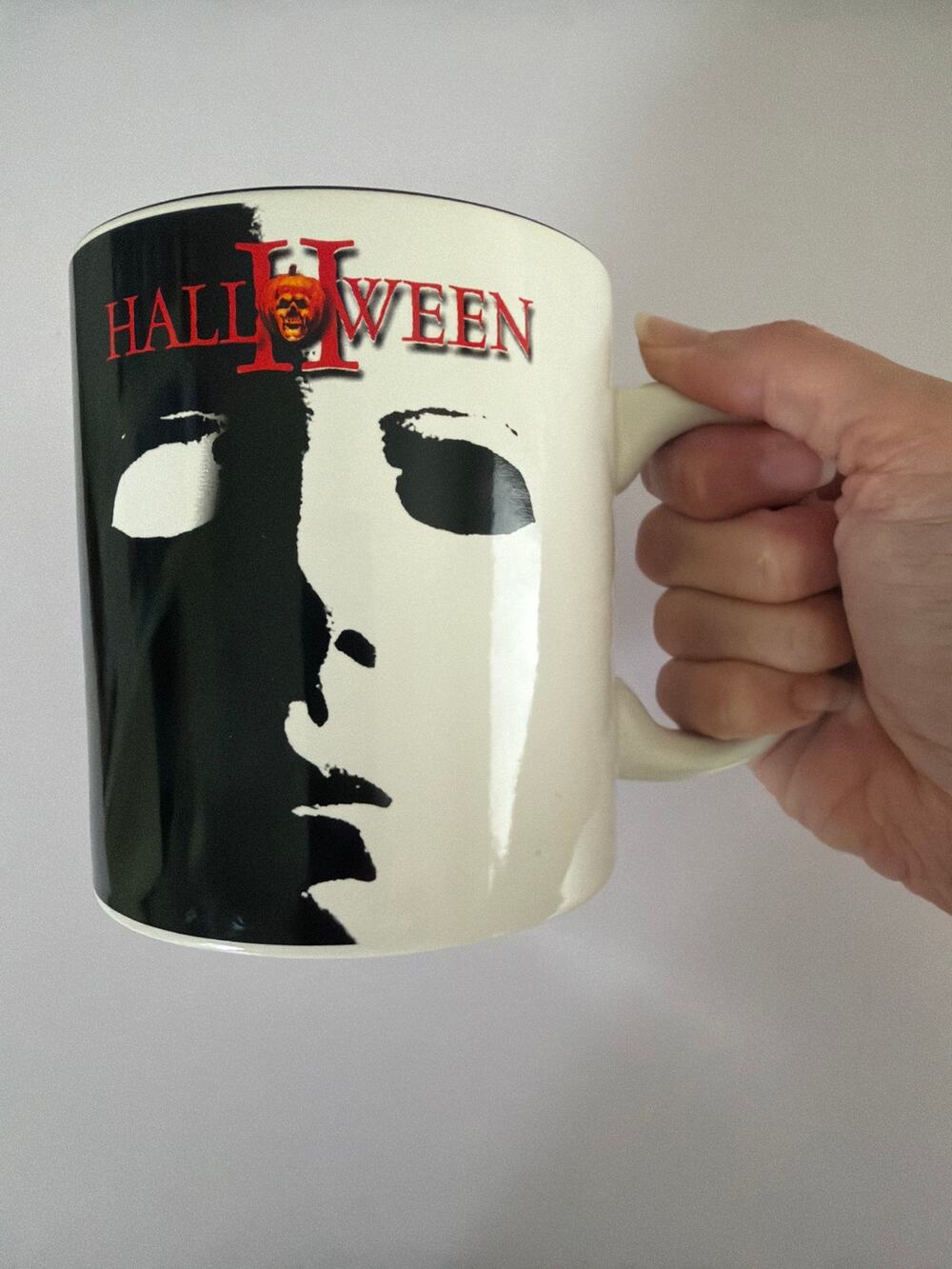 Halloween II Michael Myers 20 Oz Mug Silver Buffalo Universal Studios Horror